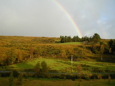 Regenbog bei Tír na Meala